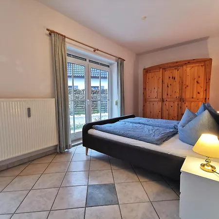 Appartement Bernsteinhaus In Familienwohnung Im Erdgeschoss Mit 2 Terrassen - Nr 2 Zingst