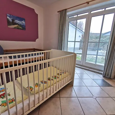 Bernsteinhaus In Familienwohnung Im Erdgeschoss Mit 2 Terrassen - Nr 2 * Zingst