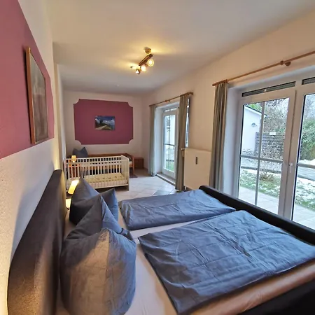 Bernsteinhaus In Familienwohnung Im Erdgeschoss Mit 2 Terrassen - Nr 2 Zingst