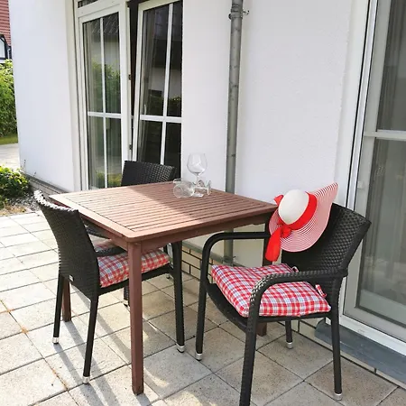 Bernsteinhaus In Familienwohnung Im Erdgeschoss Mit 2 Terrassen - Nr 2 *